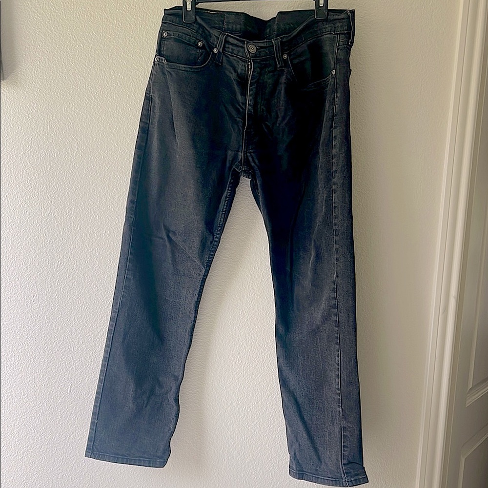 Men’s Levi's Black Straight Jeans Timeless Style. W34, L 30